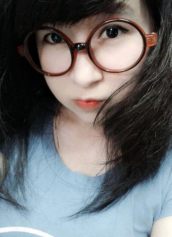 Anh Gái Xinh Gợi Cảm Tỏa Sáng Trong Mùa Hè Với Phong Cách Đặc Trưng