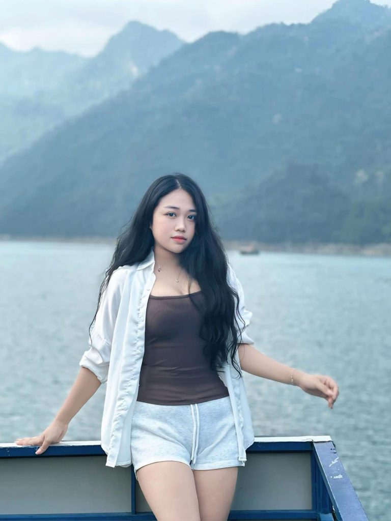 Hình Ảnh Bé Gái Cute Dễ Thương – Vẻ Đẹp Quyến Rũ Và Phong Cách Không Giới Hạn