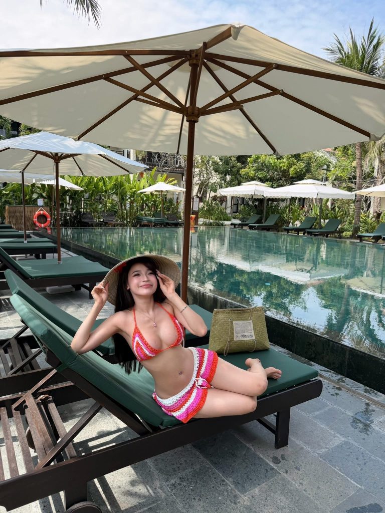 Hình Cô Gái Xinh – Vẻ Đẹp Đôi Chân Và Những Bí Quyết Giữ Gìn Tự Tin, Tôn Vinh Phái Đẹp
