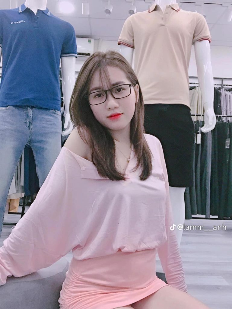 Khám Phá Thế Giới Hình Ảnh Gái Xinh Cởi Đồ – Từ Vẻ Đẹp Trẻ Trung Đến Những Khoảnh Khắc Đáng Yêu