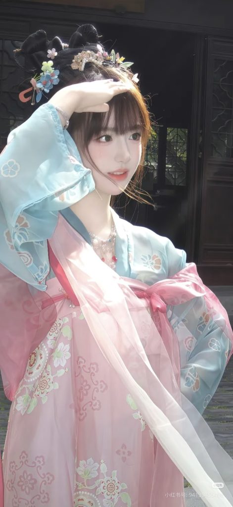 Hình Ảnh Gái Bikini Biểu Tượng Của Vẻ Đẹp Tinh Khôi Và Phong Cách Thanh Lịch Trong Thời Trang Hiện Đại